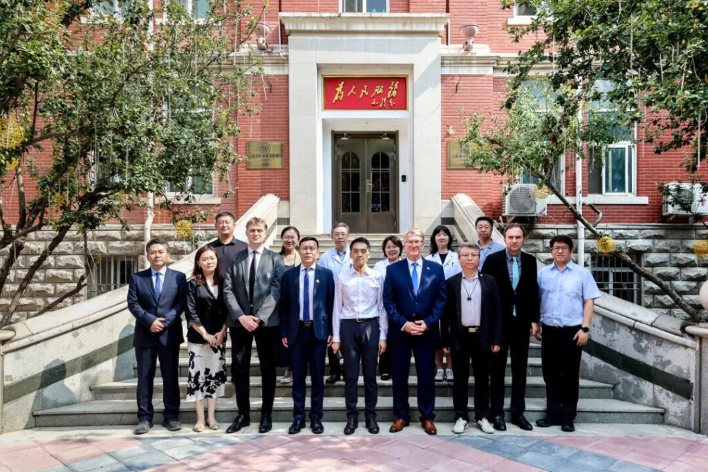 卡洛伊·比罗博士访问天津和济南进行医学交流