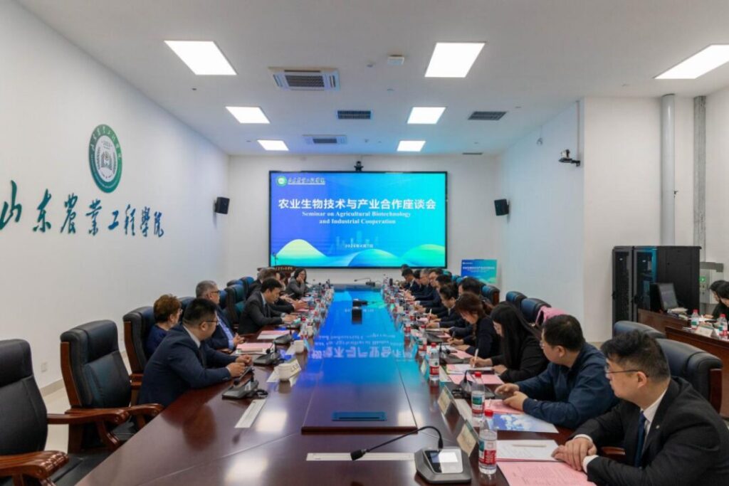 中东欧农业科技代表团访问山东农业工程学院