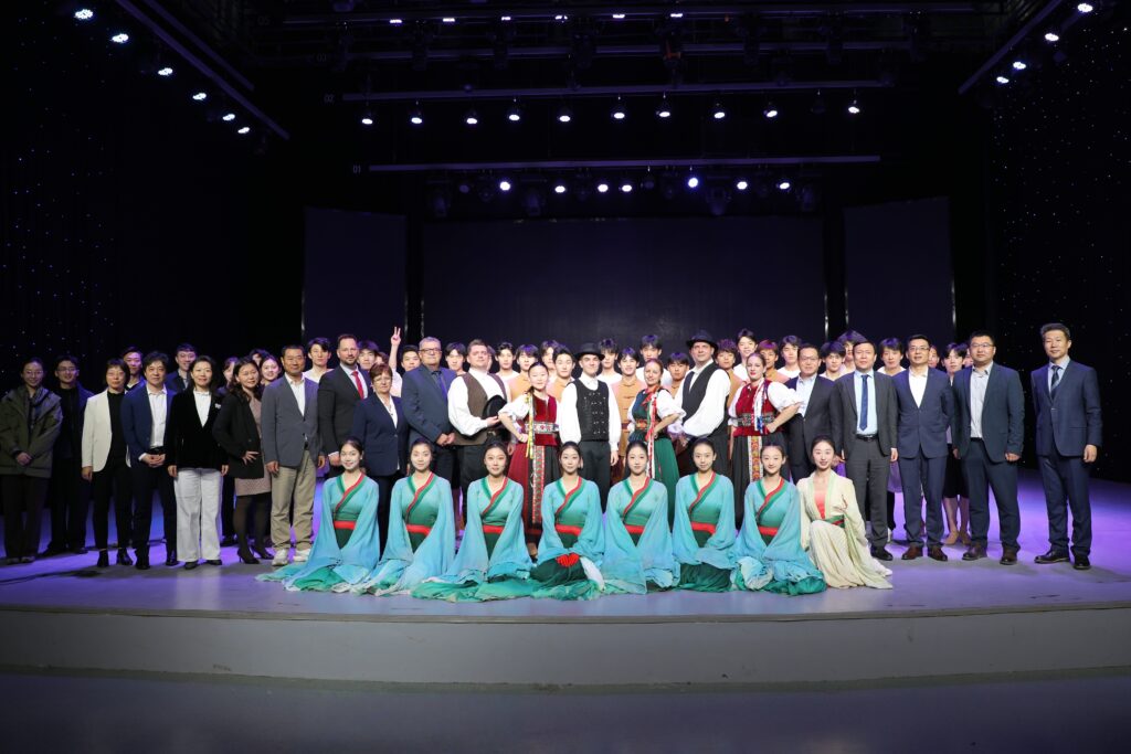 中东欧中国科技交流协会与匈牙利青年代表团济南交流活动圆满落幕