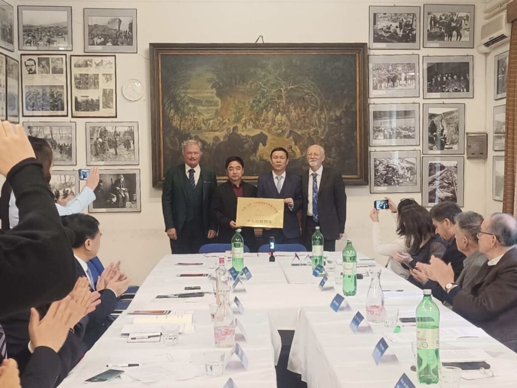山东-中东欧国家友好人士座谈会在萨格勒布举行